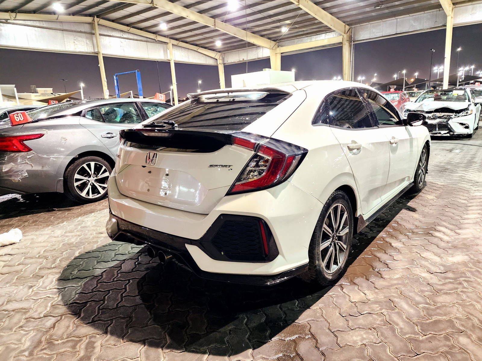 2017 HONDA CIVIC — 152877 KM — Lot 81030944 — Souq - Marhaba Auctions Used Cars - Image 3