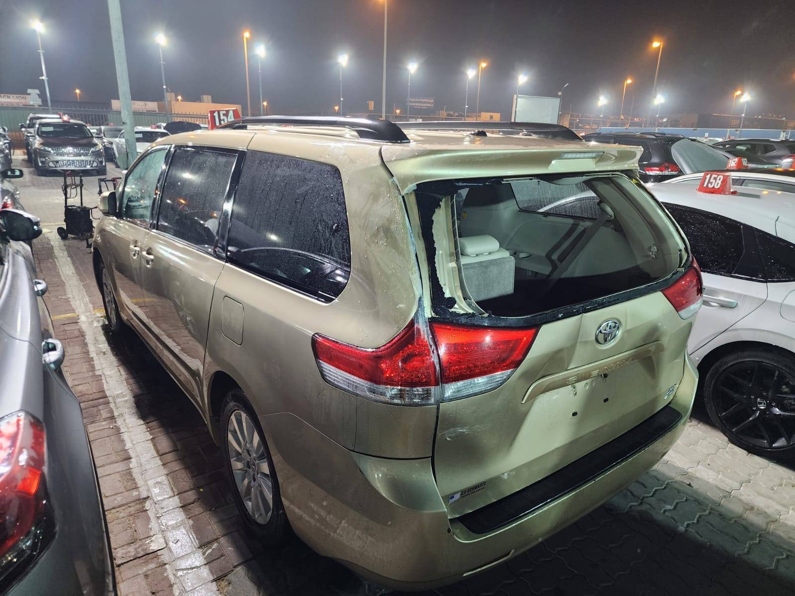 2011 TOYOTA SIENNA — 196035 Miles — Lot 87451465 — Souq - Marhaba Auctions Used Cars - Image 10