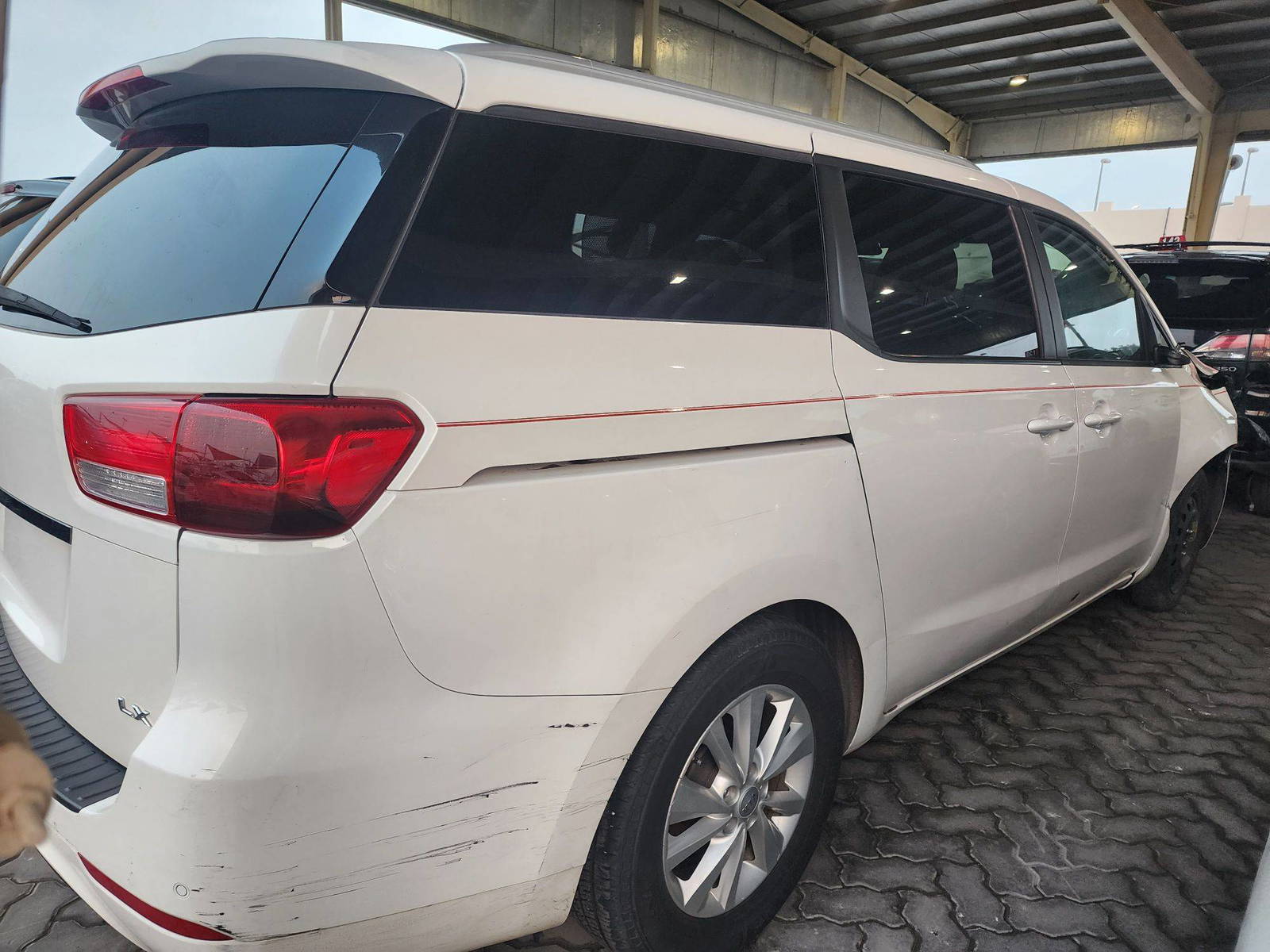 2016 KIA SEDONA — 88320 Miles — Lot 59950003 - Marhaba Auctions Used Cars - Image 10