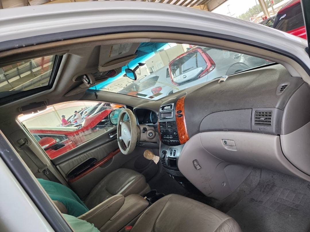 2008 TOYOTA SIENNA — 208444 Miles — Lot 39190752 — Souq - Marhaba Auctions Used Cars - Image 7