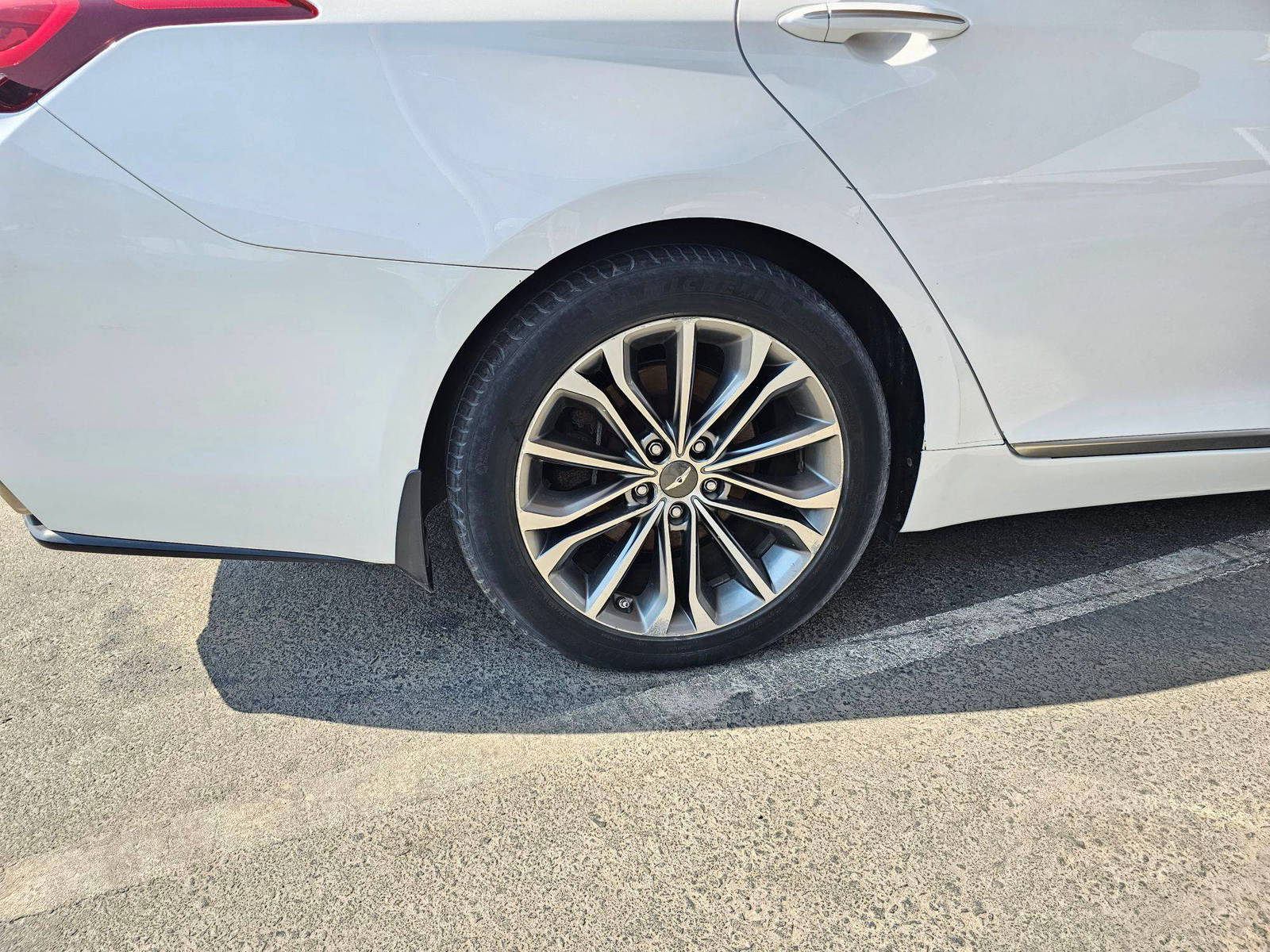 HYUNDAI GENESIS 2016 - Marhaba Auction Used Cars - Image 7