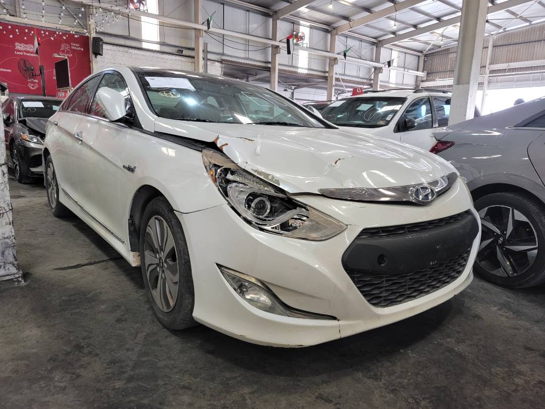 2015 HYUNDAI SONATA — 157870 Miles — Lot 82279974 — Ind. 12 - Marhaba Auctions Used Cars - Image 4