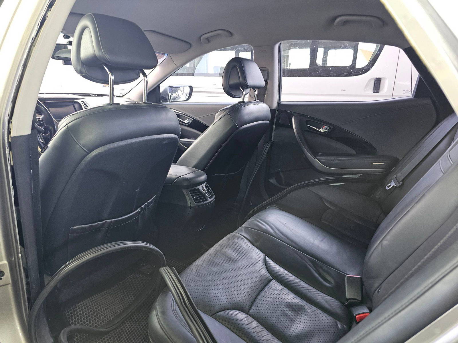 HYUNDAI GRANDEUR 2012 - Marhaba Auction Used Cars - Image 6