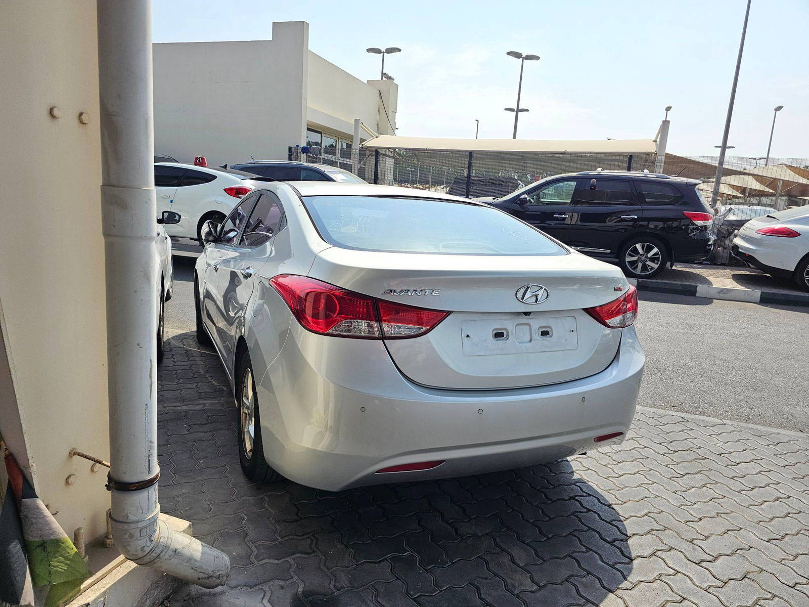 2013 HYUNDAI AVANTE — 192732 KM — Lot 740482 — Souq - Marhaba Auctions Used Cars - Image 4