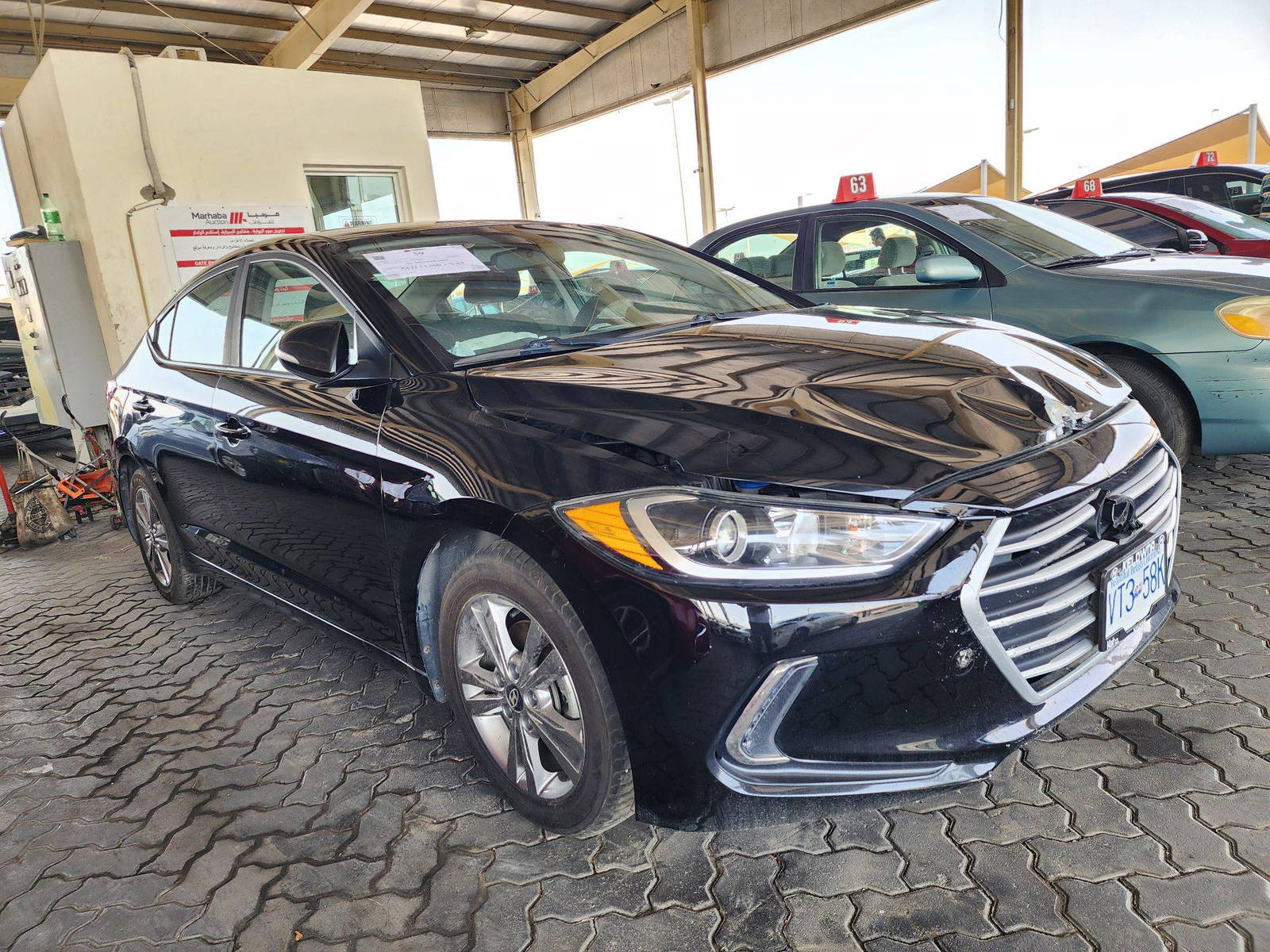2018 HYUNDAI ELANTRA — 181399 KM — Lot 31065 — Souq - Marhaba Auctions Used Cars - Image 4