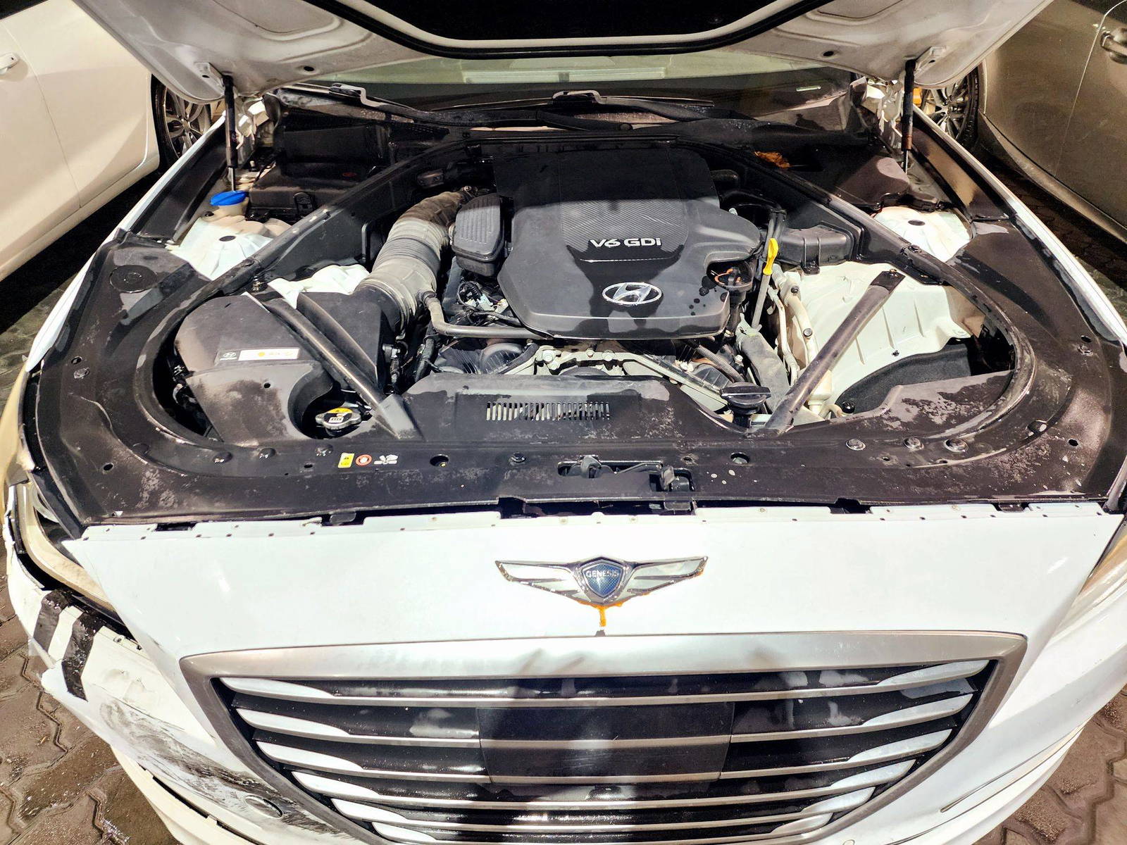 2015 HYUNDAI GENESIS — 137908 Miles — Lot 68289104 — Souq - Marhaba Auctions Used Cars - Image 12