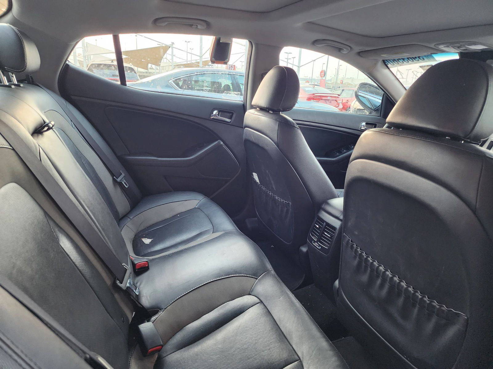 2011 KIA OPTIMA — 214105 Miles — Lot 39635604 — Souq - Marhaba Auctions Used Cars - Image 4