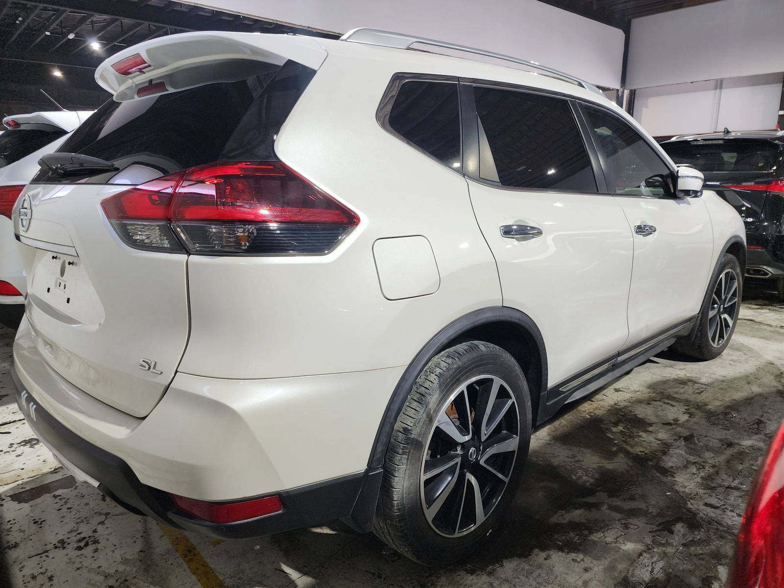 2018 NISSAN ROGUE — 108469 Miles — Lot 52273264 — Al Quoz - Marhaba Auctions Used Cars - Image 5