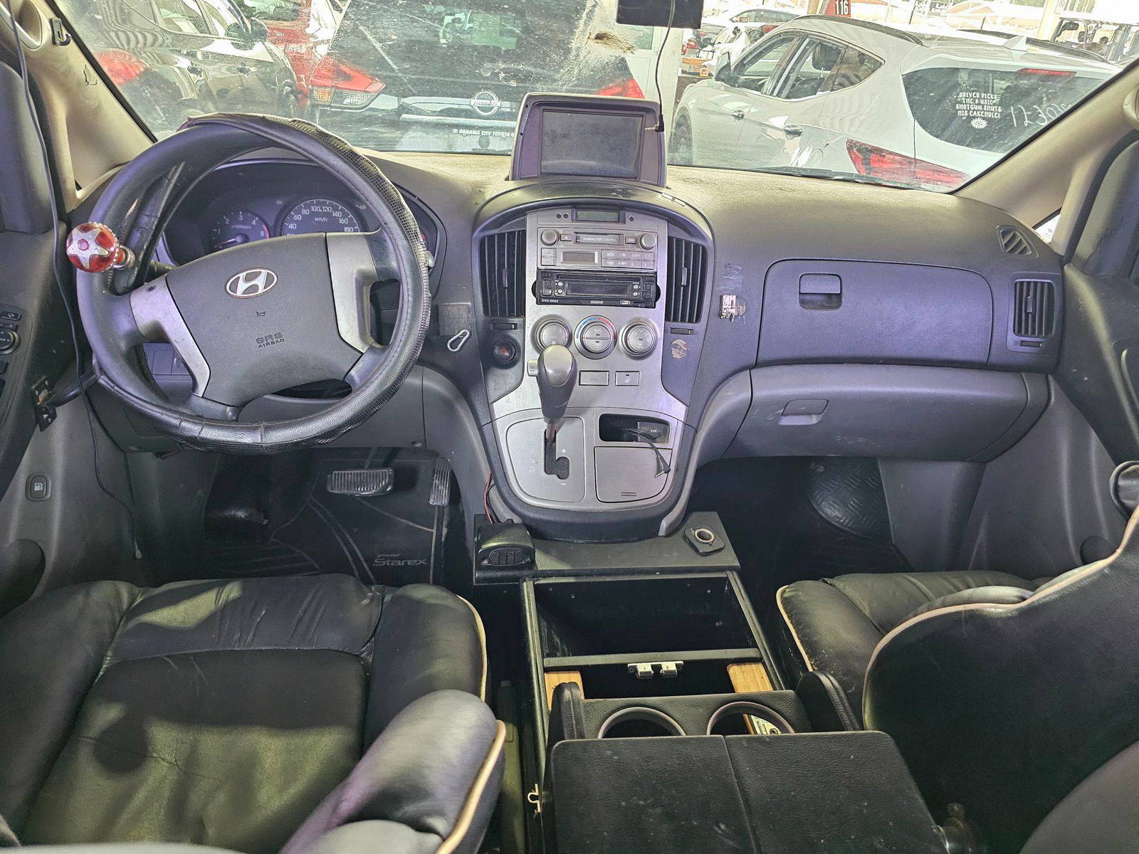 2010 HYUNDAI GRAND STAREX — 262273 KM — Lot 202783 — Souq - Marhaba Auctions Used Cars - Image 7