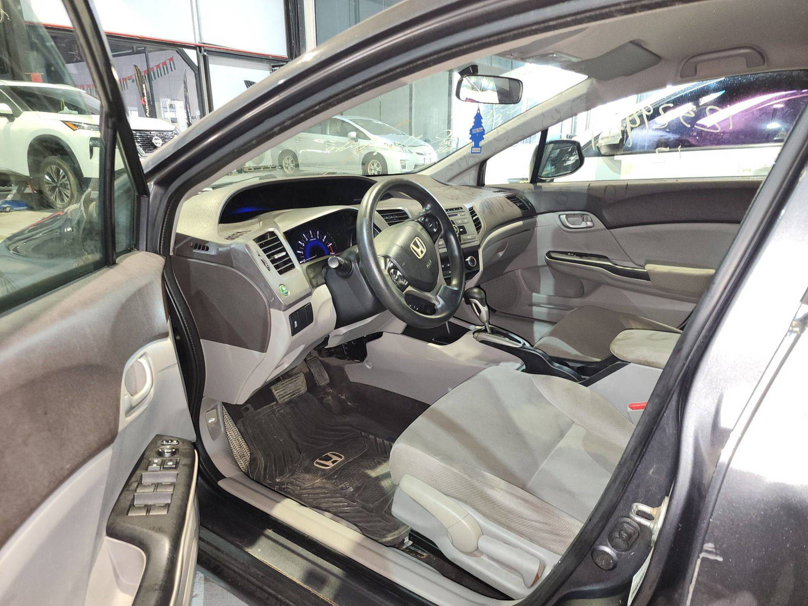 2012 HONDA CIVIC — 245128 KM — Lot 12329409 — Al Quoz - Marhaba Auctions Used Cars - Image 9