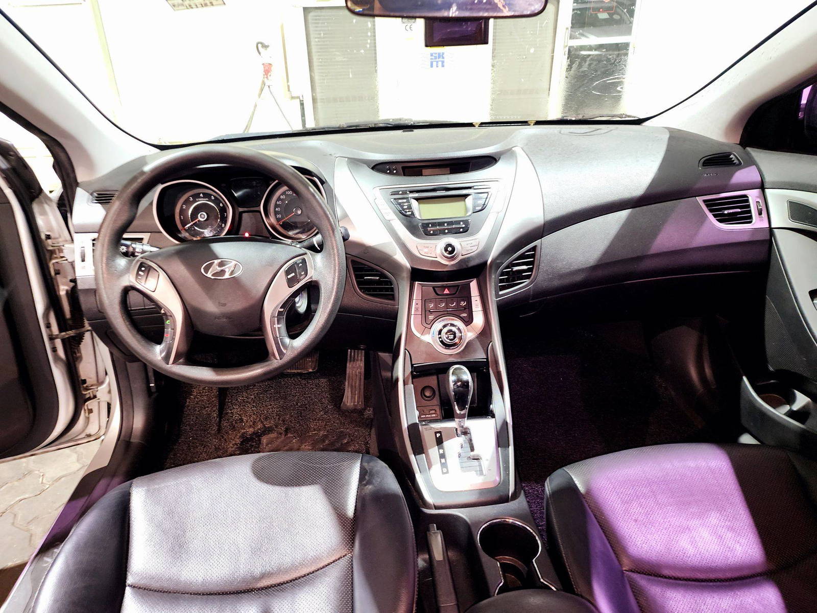 2013 HYUNDAI AVANTE — 153705 KM — Lot 724307 — Souq - Marhaba Auctions Used Cars - Image 7
