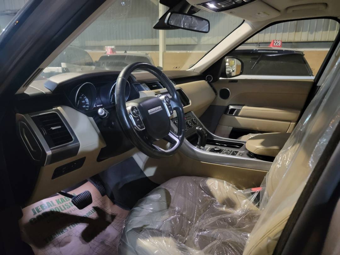 2015 LAND ROVER RANGE ROVER — 95256 Miles — Lot FA608672 — Main - Marhaba Auctions Used Cars - Image 9