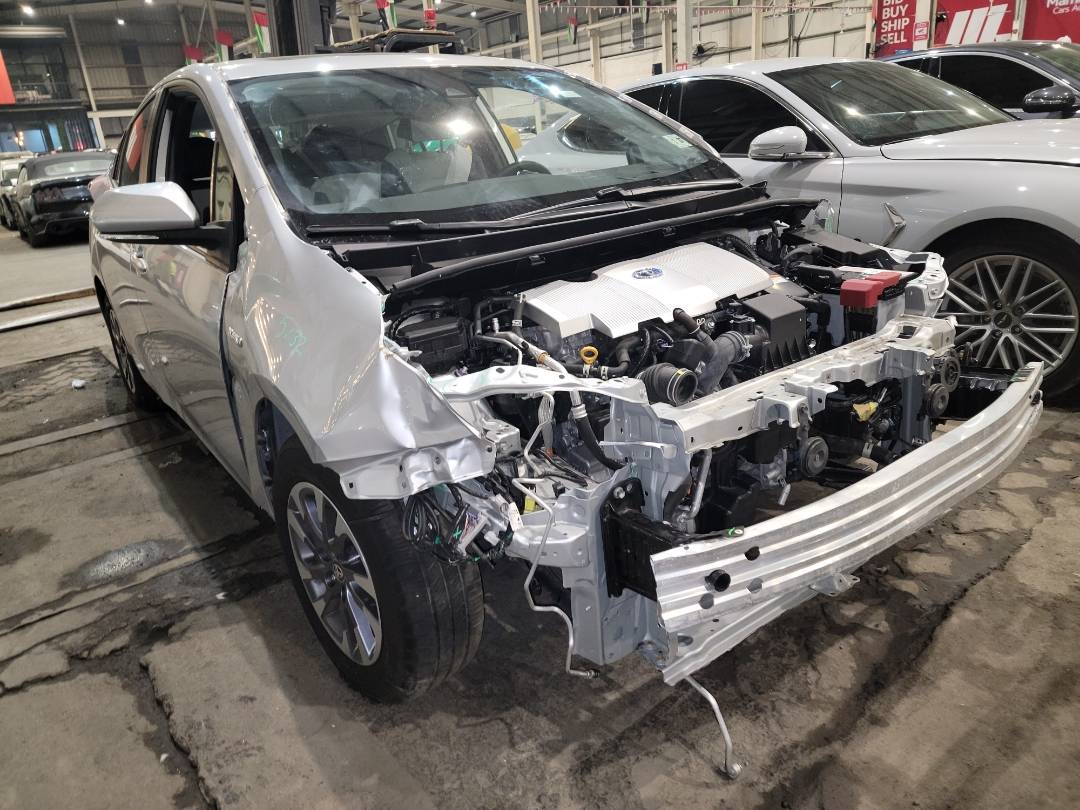 2022 TOYOTA PRIUS — 33589 Miles — Lot 67696303 - Marhaba Auctions Used Cars - Image 5