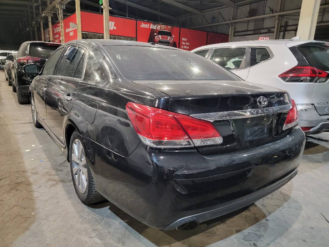 TOYOTA AVALON