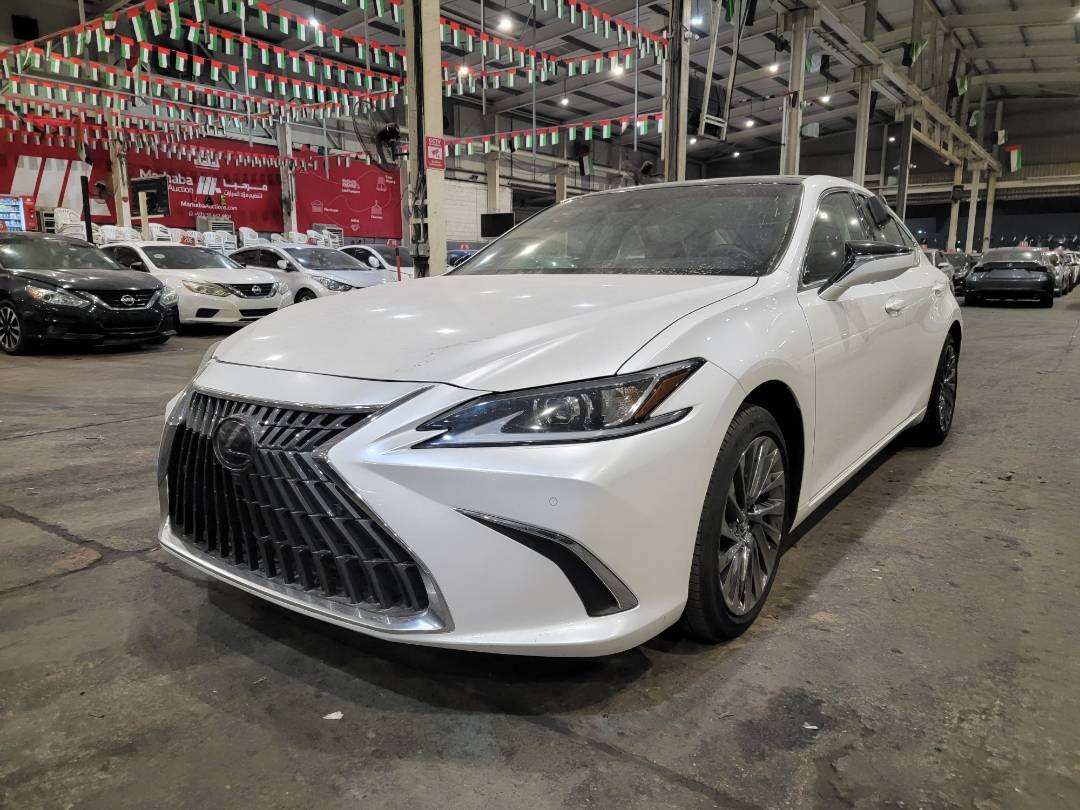 2023 LEXUS ES 350 — 3286 KM — Lot U166582 — Main - Marhaba Auctions Used Cars - Image 5