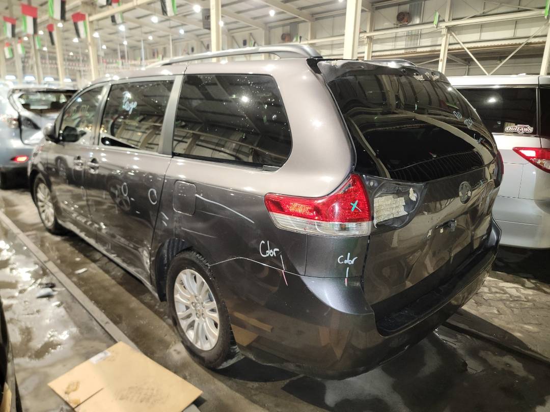 2011 TOYOTA SIENNA — 295076 Miles — Lot 044347 - Marhaba Auctions Used Cars - Image 3