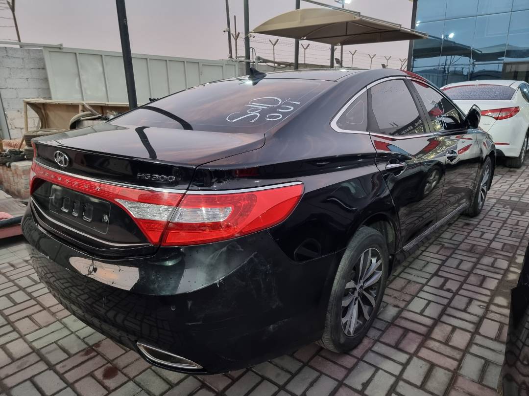 HYUNDAI GRANDEUR 2011 - Marhaba Auction Used Cars - Image 4