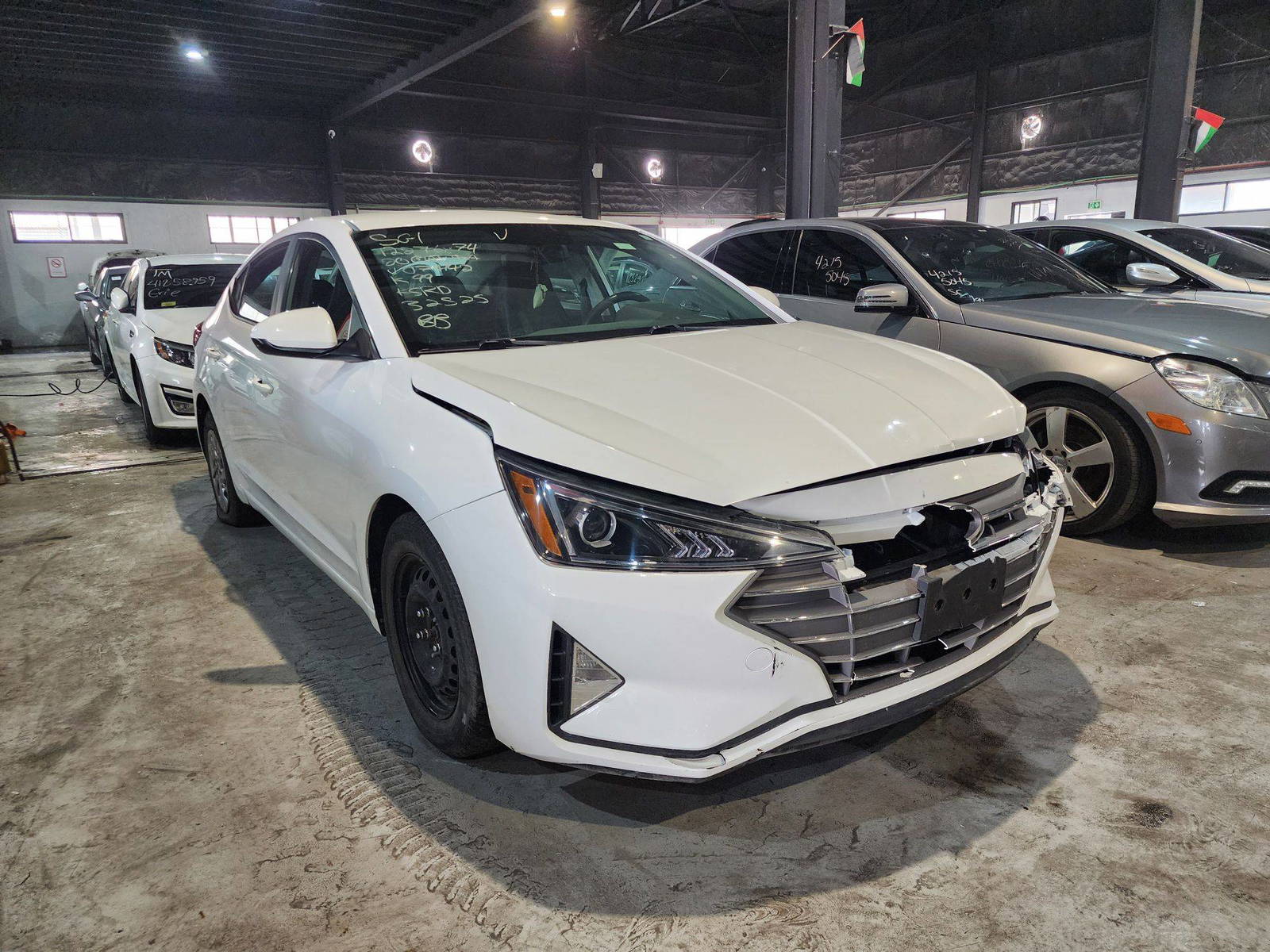 2020 HYUNDAI ELANTRA — 98723 KM — Lot LU074142 — Al Quoz - Marhaba Auctions Used Cars - Image 5
