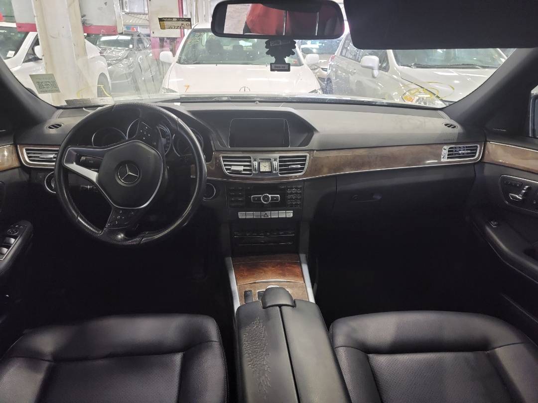 2015 MERCEDES BENZ E 350 — 167752 Miles — Lot 38579745 — Souq - Marhaba Auctions Used Cars - Image 7