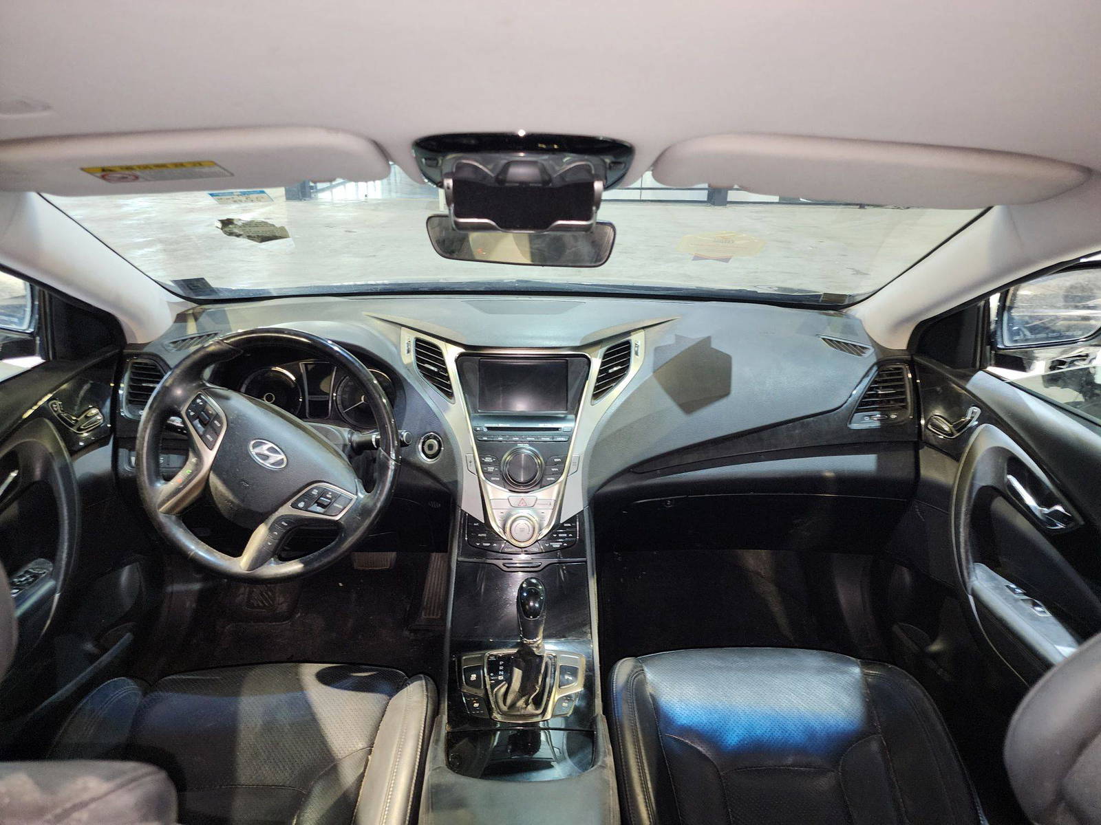 2011 HYUNDAI GRANDEUR — 87074 KM — Lot 033763 — Main - Marhaba Auctions Used Cars - Image 8