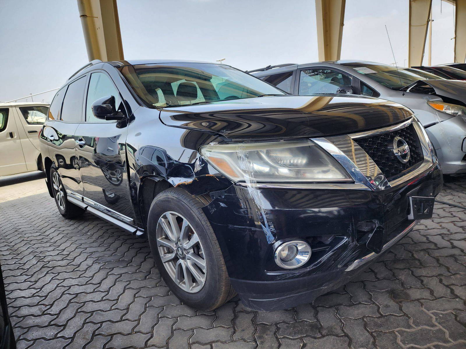 2013 NISSAN PATHFINDER — 164622 Miles — Lot 642249 — Souq - Marhaba Auctions Used Cars - Image 4