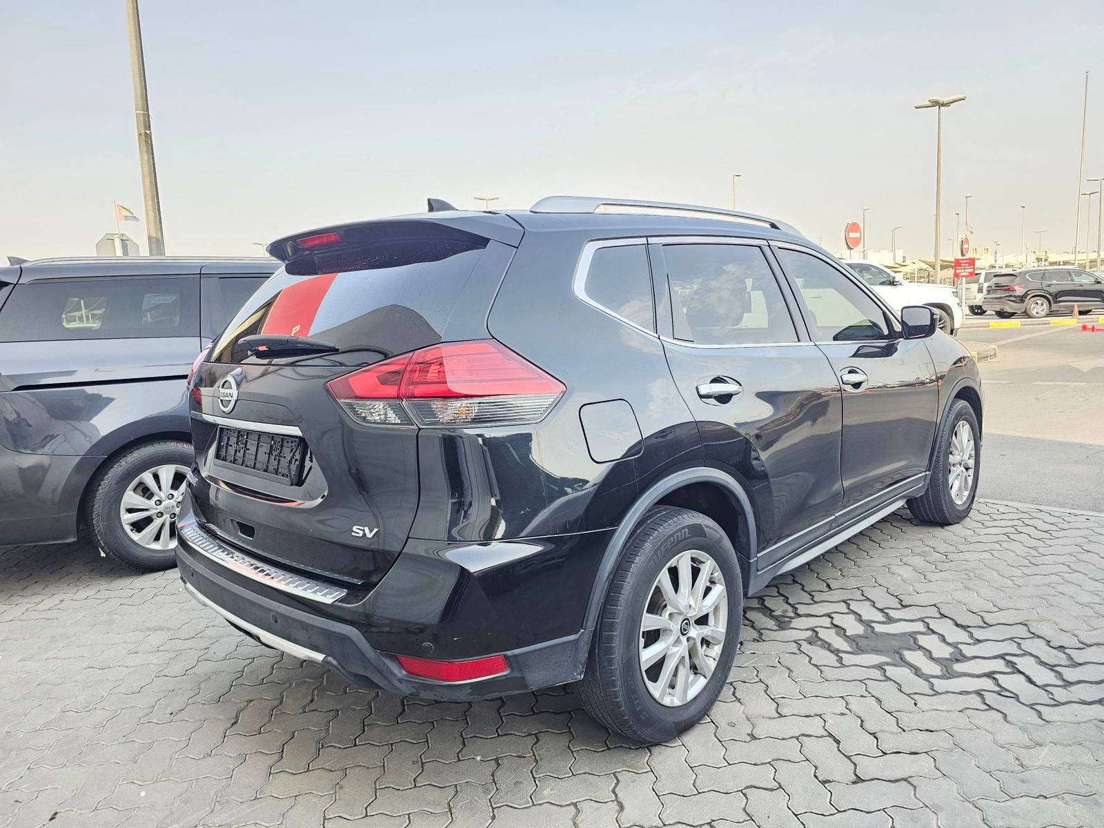2017 NISSAN ROGUE — 197327 KM — Lot T2HP507352 — Souq - Marhaba Auctions Used Cars - Image 3