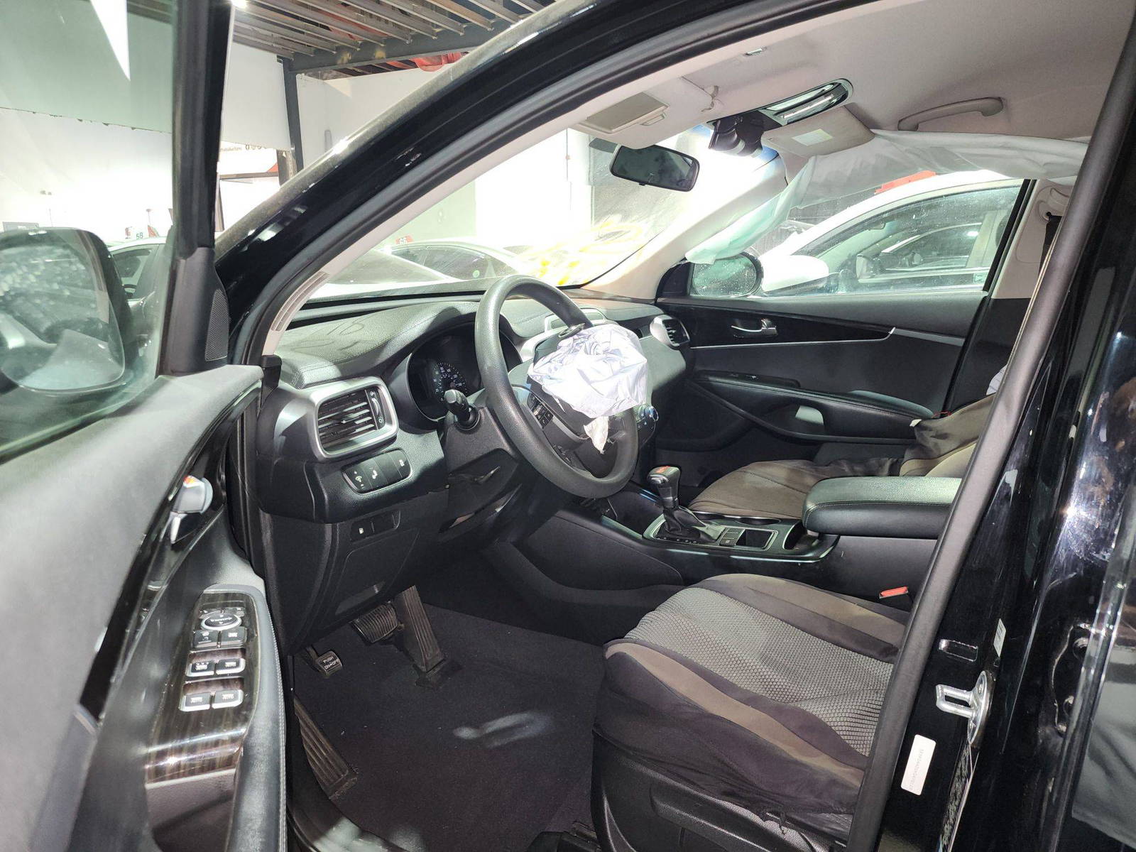 2019 KIA SORENTO — 69797 Miles — Lot 98118 — Souq - Marhaba Auctions Used Cars - Image 9