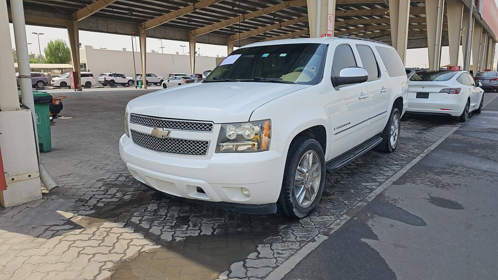 2009 CHEVROLET SUBURBAN — 398445 KM — Lot 6369J112954 — Souq - Marhaba Auctions Used Cars - Image 4