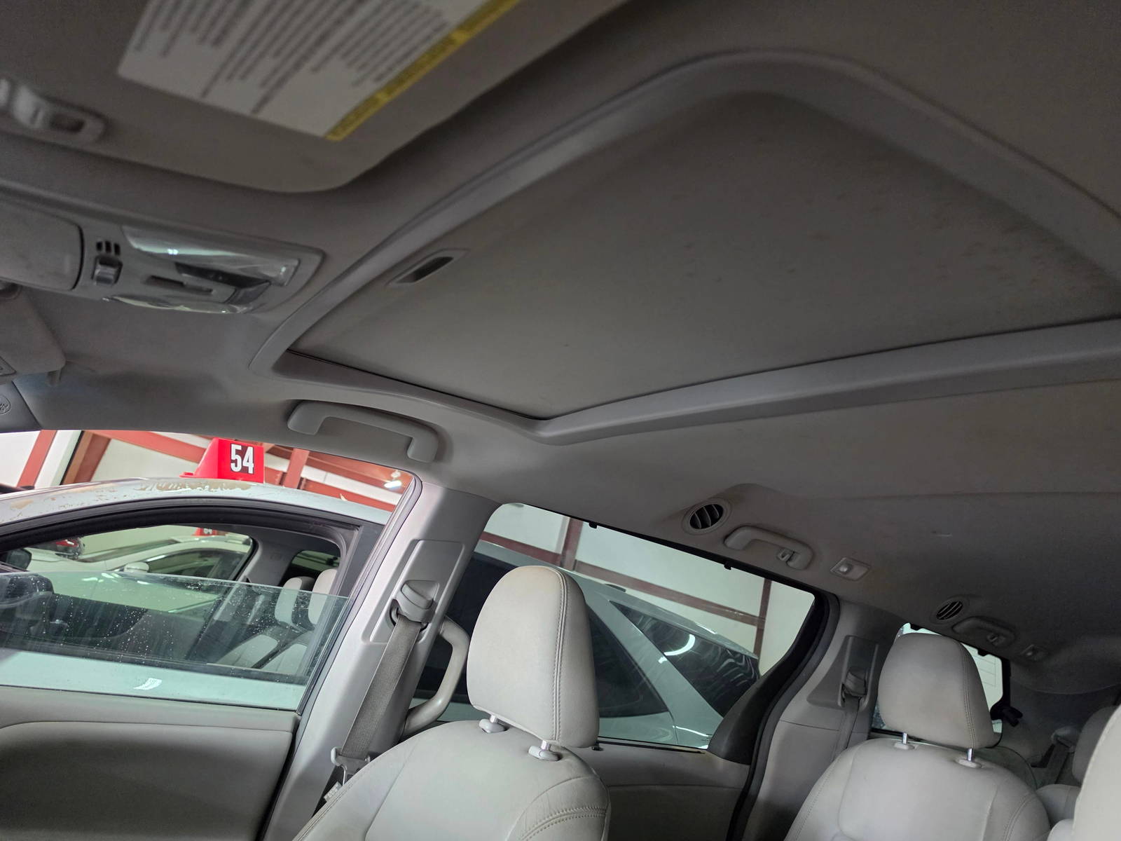 2015 TOYOTA SIENNA — 185291 Miles — Lot 653047 - Marhaba Auctions Used Cars - Image 11