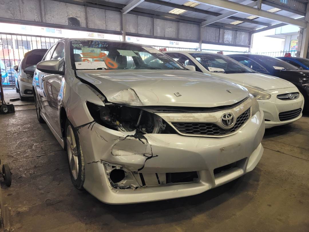 2014 TOYOTA CAMRY — 180437 Miles — Lot U366181 — Main - Marhaba Auctions Used Cars - Image 4