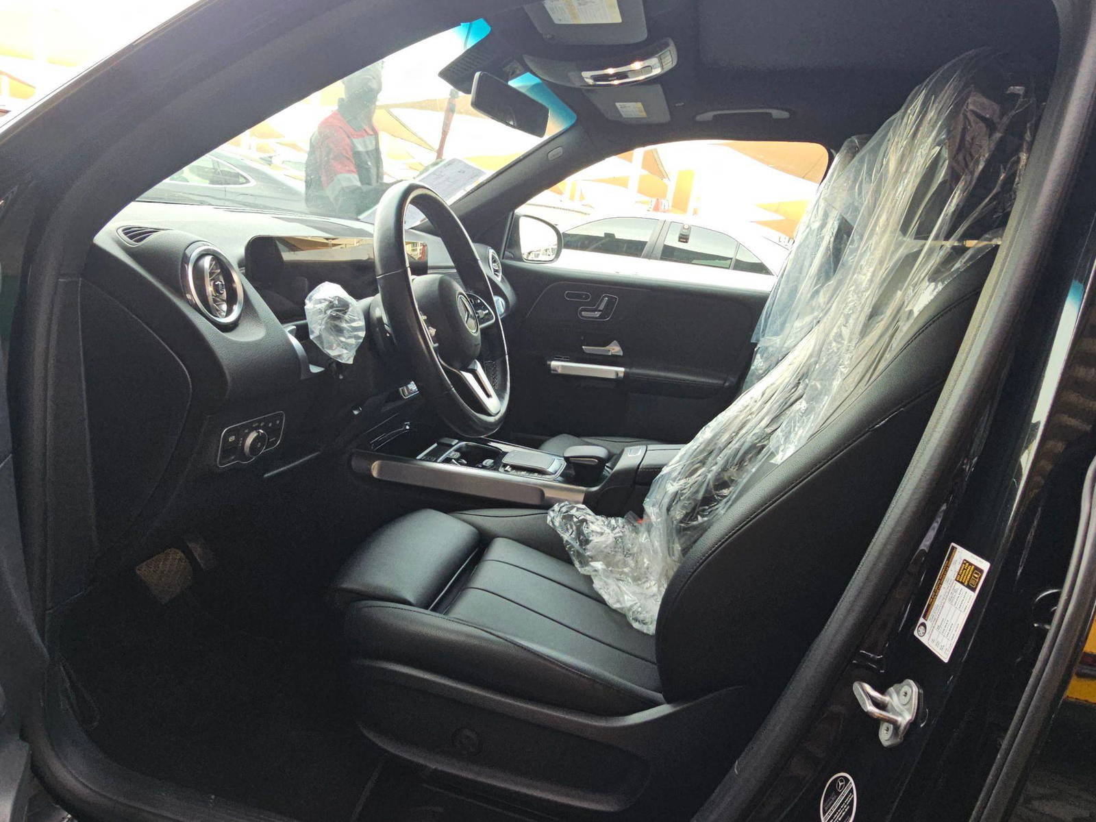 2023 MERCEDES BENZ GLB 250 — 20902 Miles — Lot M4HB0PW280263 — Souq - Marhaba Auctions Used Cars - Image 9