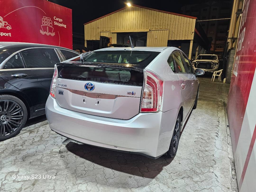 2014 TOYOTA PRIUS — 130870 Miles — Lot 67650685 — Main - Marhaba Auctions Used Cars - Image 6