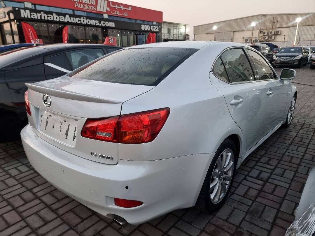 2008 LEXUS IS 300 — 242553 KM — Lot 10640 — Ind. 12 - Marhaba Auctions Used Cars - Image 4