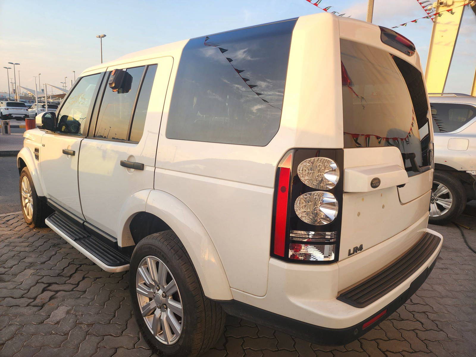 2015 LAND ROVER LR4 HSE — 145959 Miles — Lot 37210155 - Marhaba Auctions Used Cars - Image 11