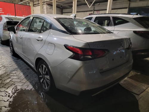 NISSAN VERSA