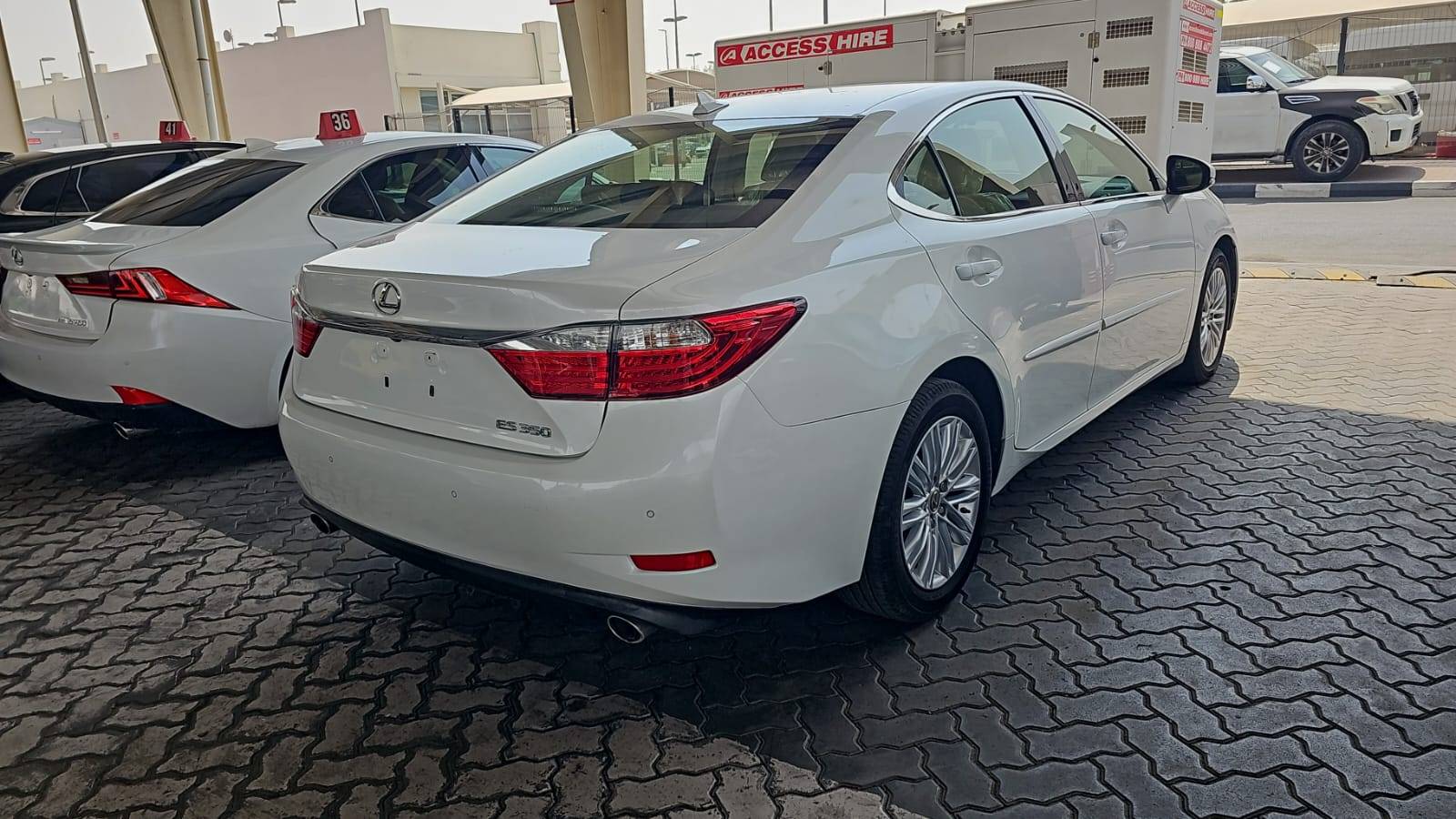2013 LEXUS ES 350 — 124636 Miles — Lot 97012255 — Souq - Marhaba Auctions Used Cars - Image 4