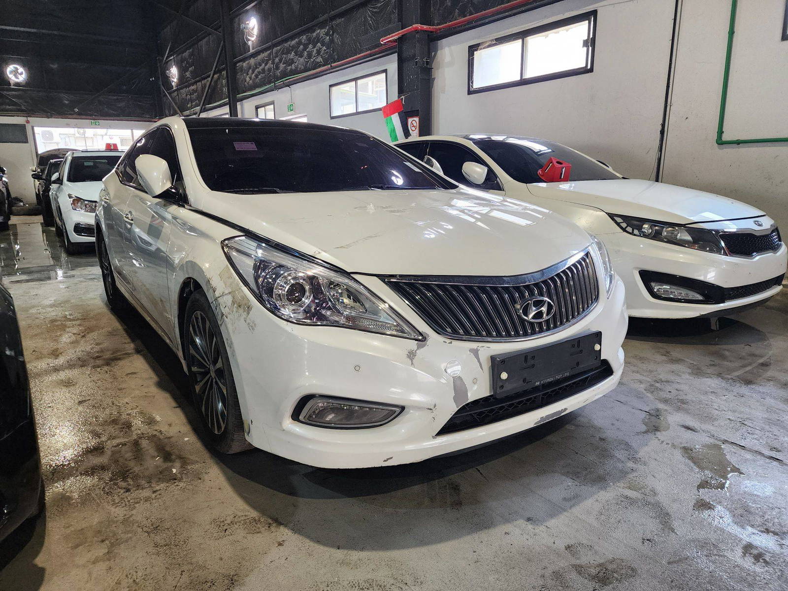 2013 HYUNDAI GRANDEUR — 158951 KM — Lot 233902 — Al Quoz - Marhaba Auctions Used Cars - Image 3