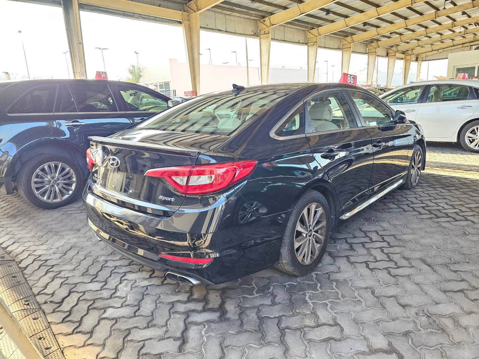 2015 HYUNDAI SONATA SPORT — 165992 Miles — Lot 67958755 — Souq - Marhaba Auctions Used Cars - Image 4