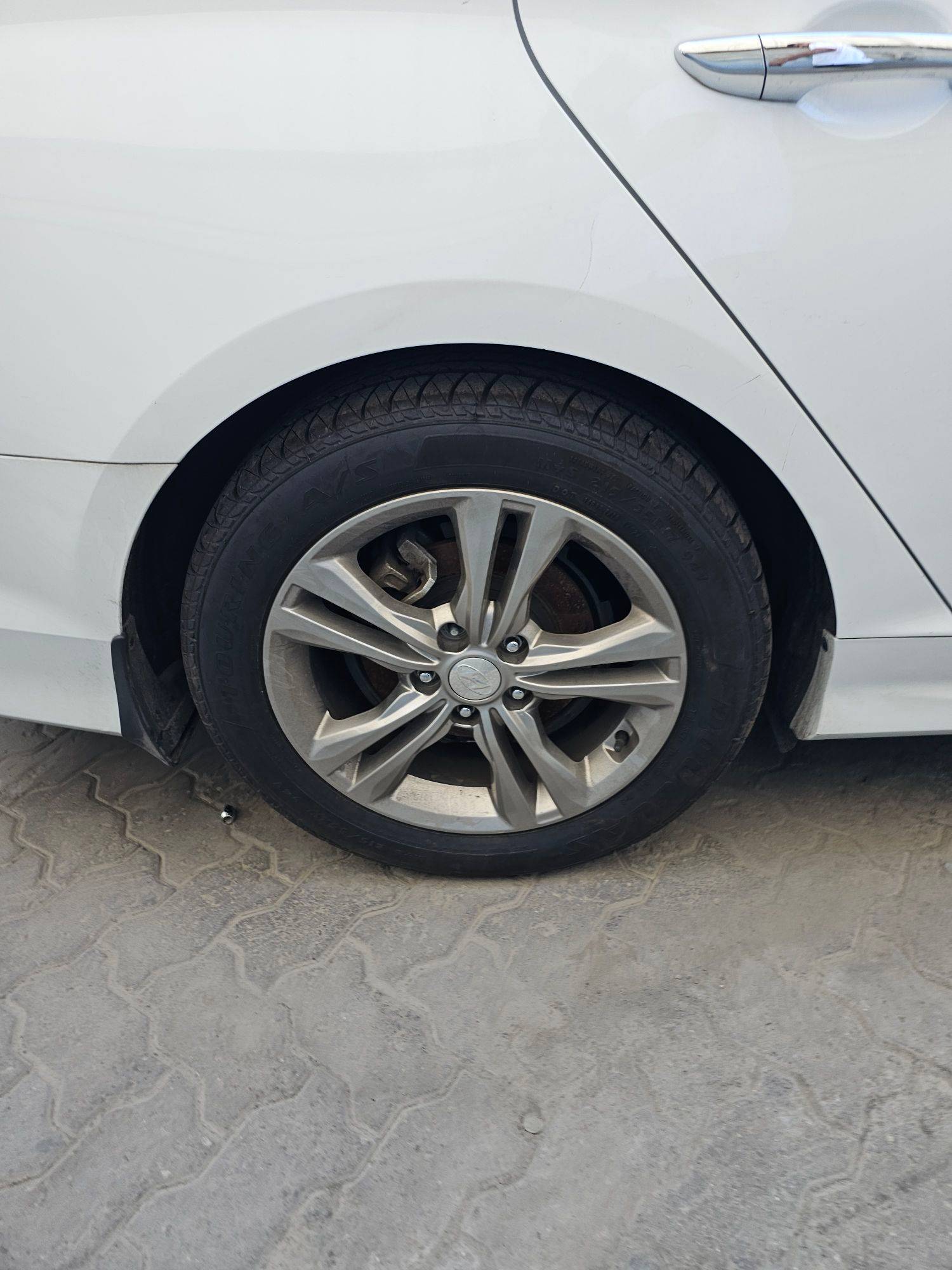 HYUNDAI SONATA 2019 - Marhaba Auction Used Cars - Image 5