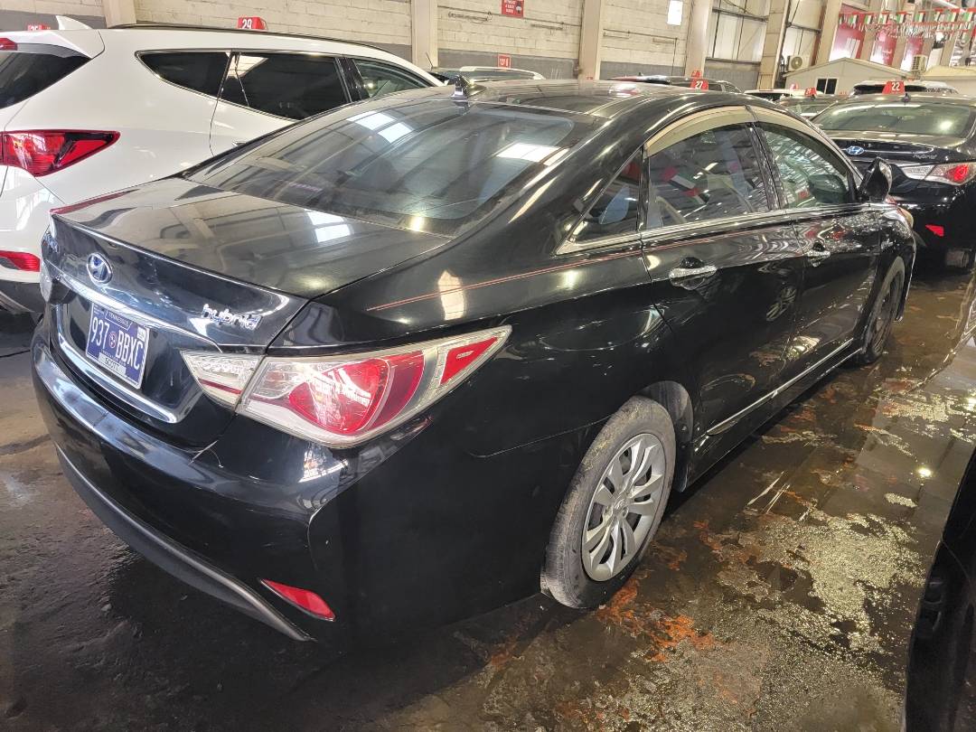 2011 HYUNDAI SONATA — 86817 Miles — Lot 3033004 — Main - Marhaba Auctions Used Cars - Image 4