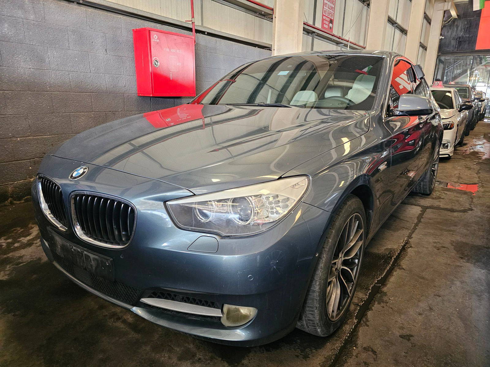 2011 BMW 535i GT — 306888 KM — Lot 09BC536724 — Main - Marhaba Auctions Used Cars - Image 5