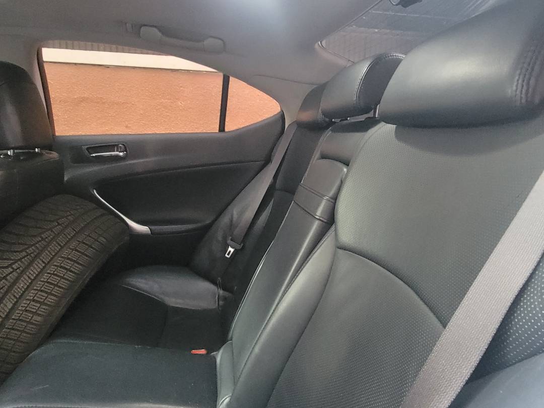 2006 LEXUS IS 250 — 243629 KM — Lot 002685 — Main - Marhaba Auctions Used Cars - Image 6