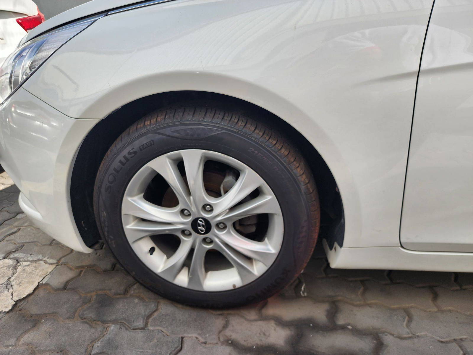 2011 HYUNDAI SONATA — 148684 KM — Lot 248439 — Al Quoz - Marhaba Auctions Used Cars - Image 12