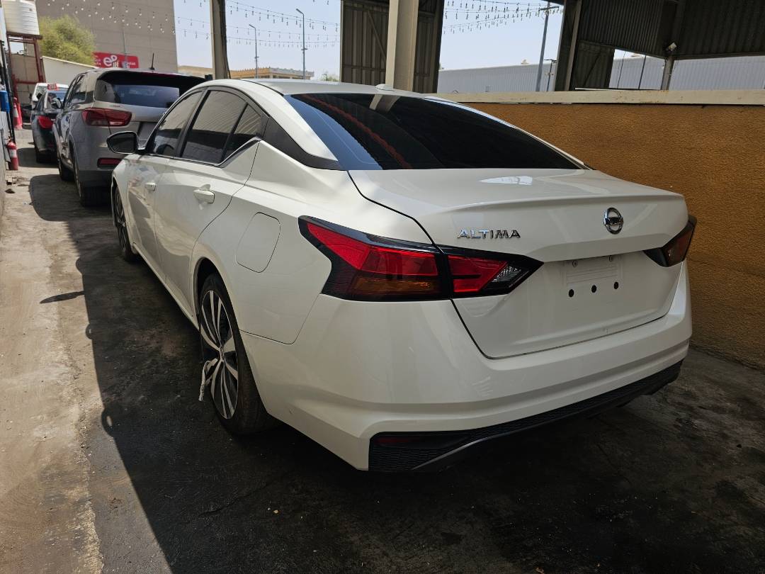 2019 NISSAN ALTIMA — 123436 Miles — Lot C227043 — Main - Marhaba Auctions Used Cars - Image 3