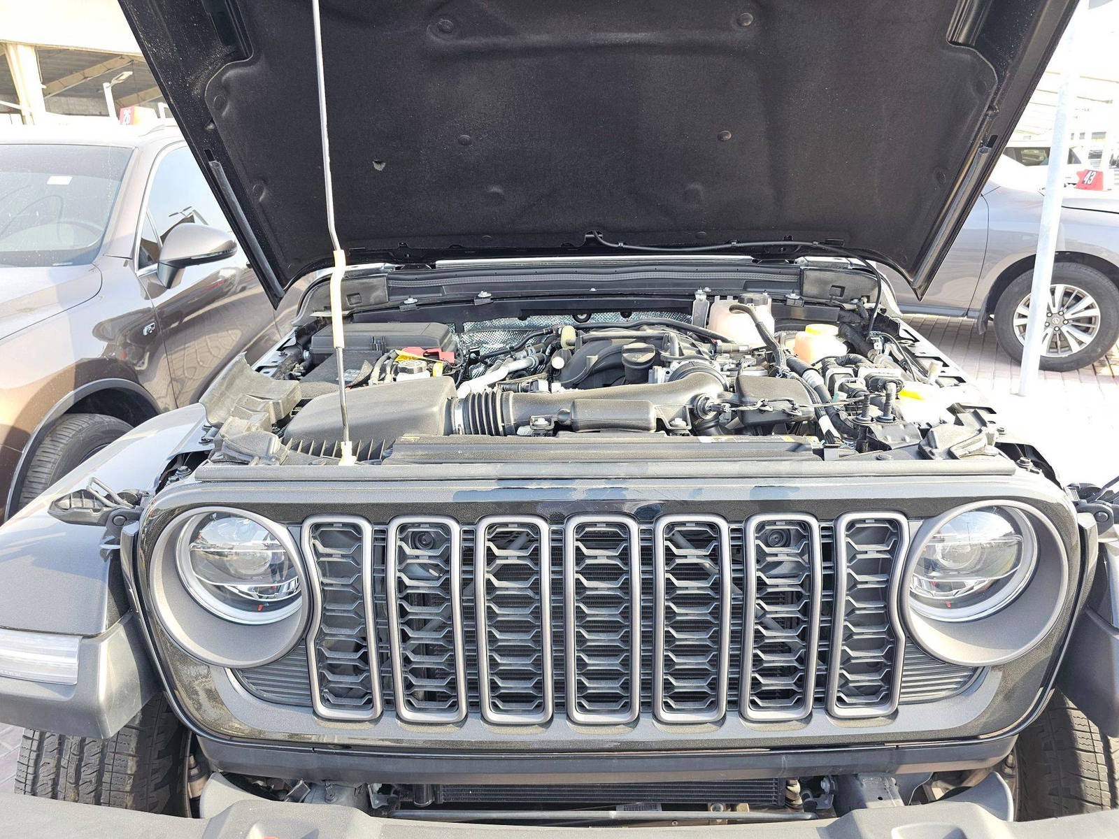 2024 JEEP WRANGLER — 895 KM — Lot W170298 — Souq - Marhaba Auctions Used Cars - Image 10