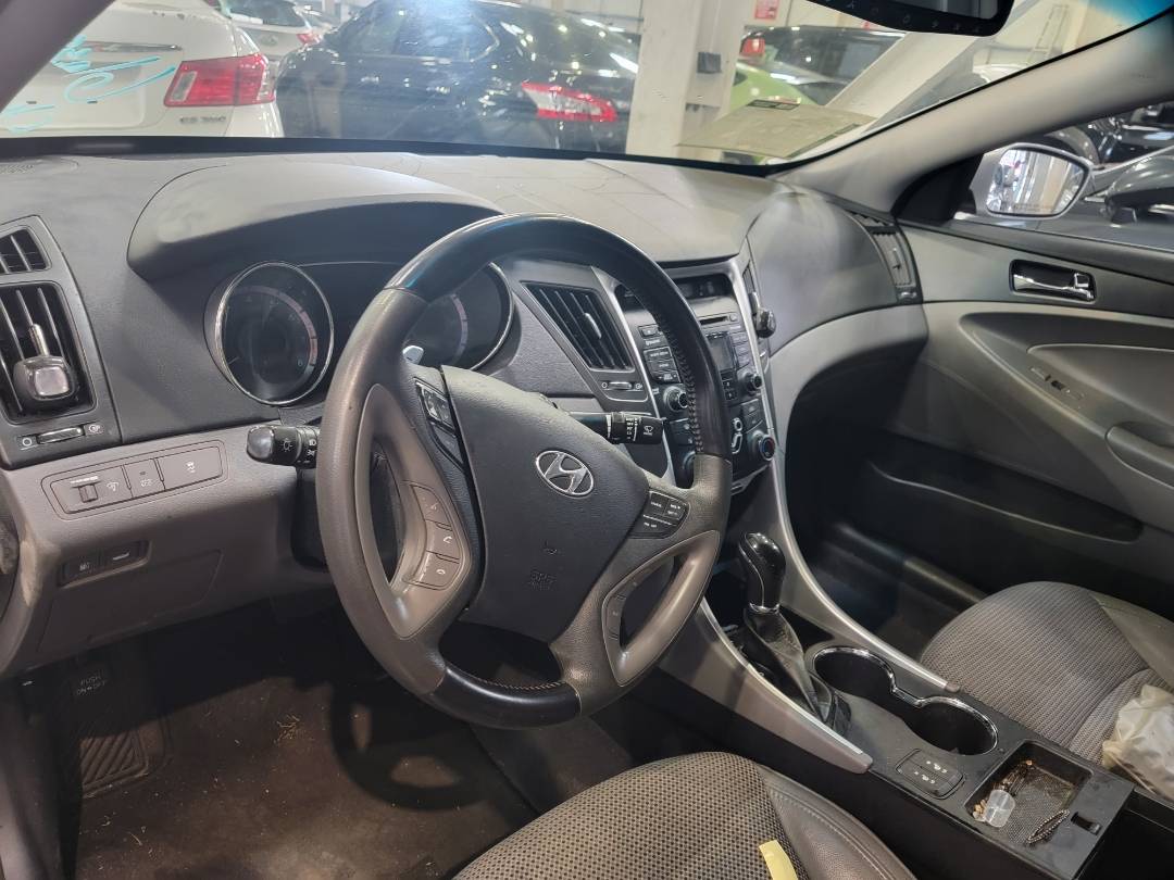 2013 HYUNDAI SONATA — 182772 Miles — Lot 37986021 - Marhaba Auctions Used Cars - Image 8