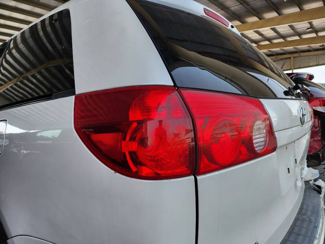 2008 TOYOTA SIENNA — 208444 Miles — Lot 39190752 — Souq - Marhaba Auctions Used Cars - Image 11