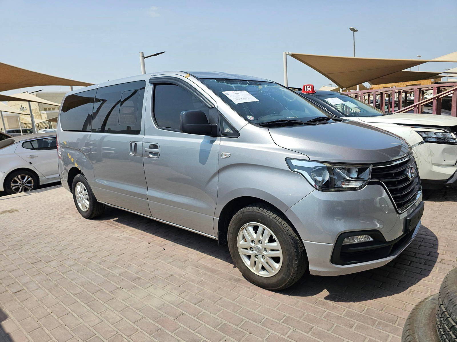 2019 HYUNDAI GRAND STAREX — 306839 KM — Lot 023742 — Souq - Marhaba Auctions Used Cars - Image 4