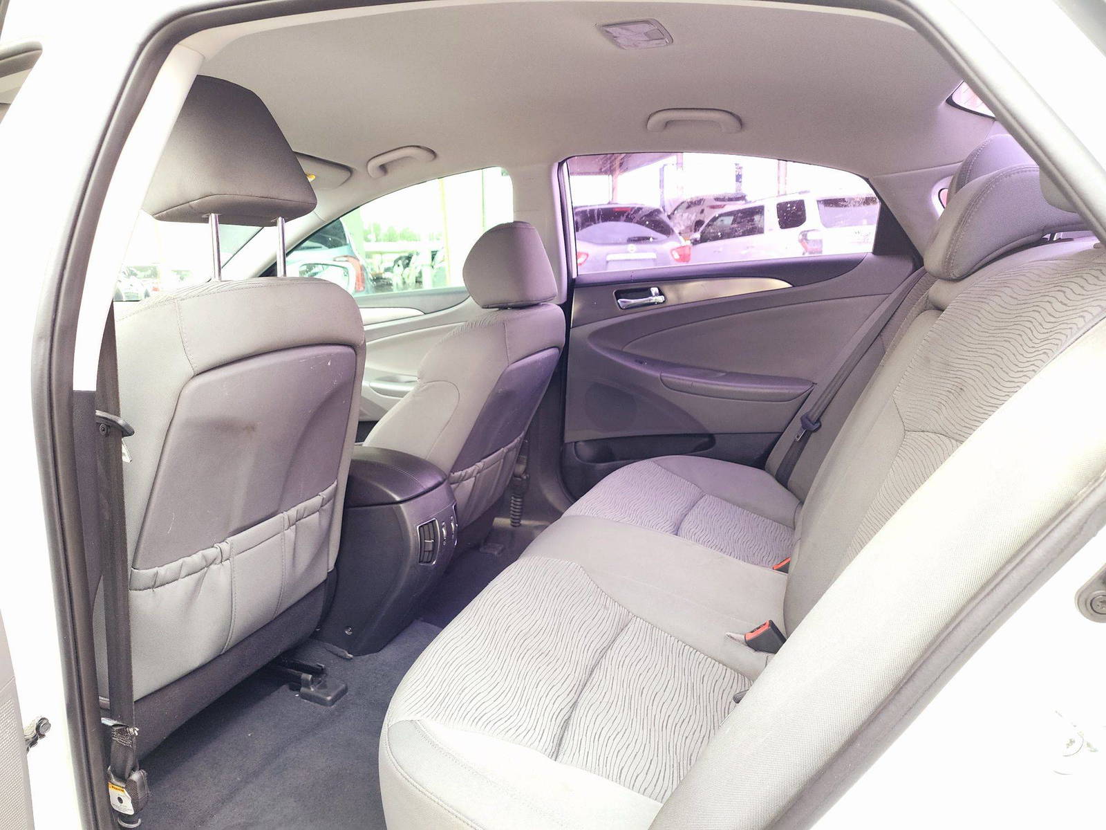 2011 HYUNDAI SONATA — 156085 Miles — Lot A00587 — Souq - Marhaba Auctions Used Cars - Image 6
