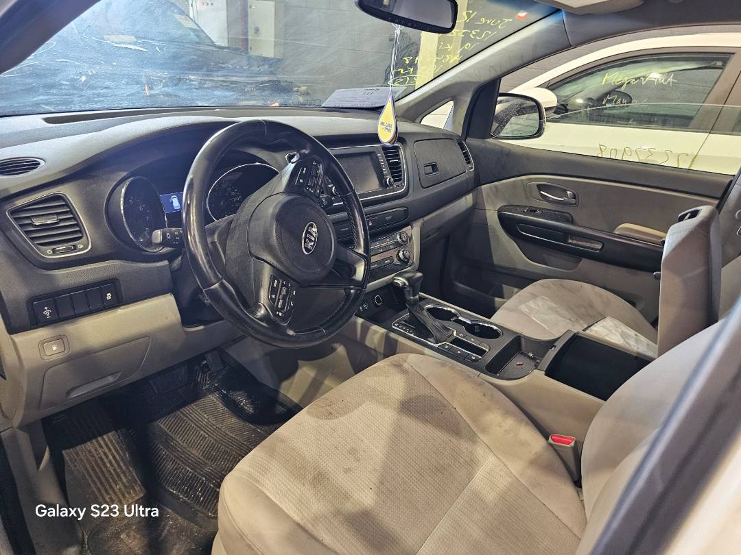 2019 KIA SEDONA — 193114 KM — Lot 12332908 — Souq - Marhaba Auctions Used Cars - Image 8